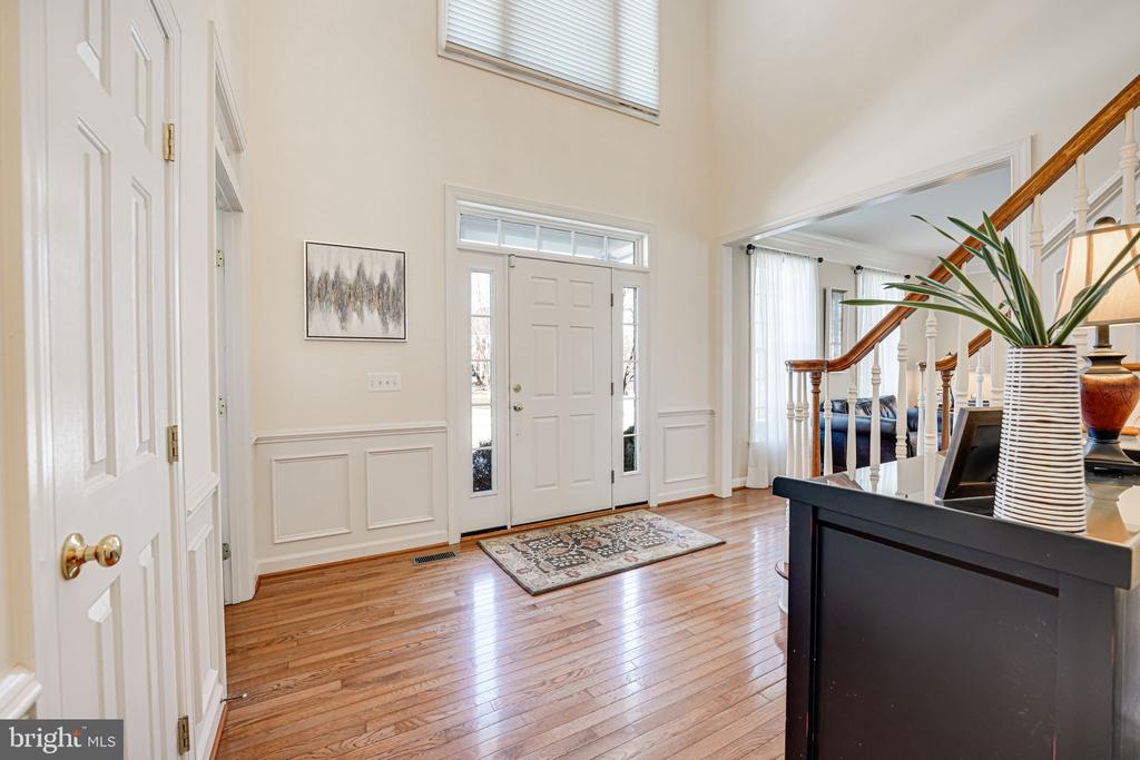 24286 Walnut Hill Pl