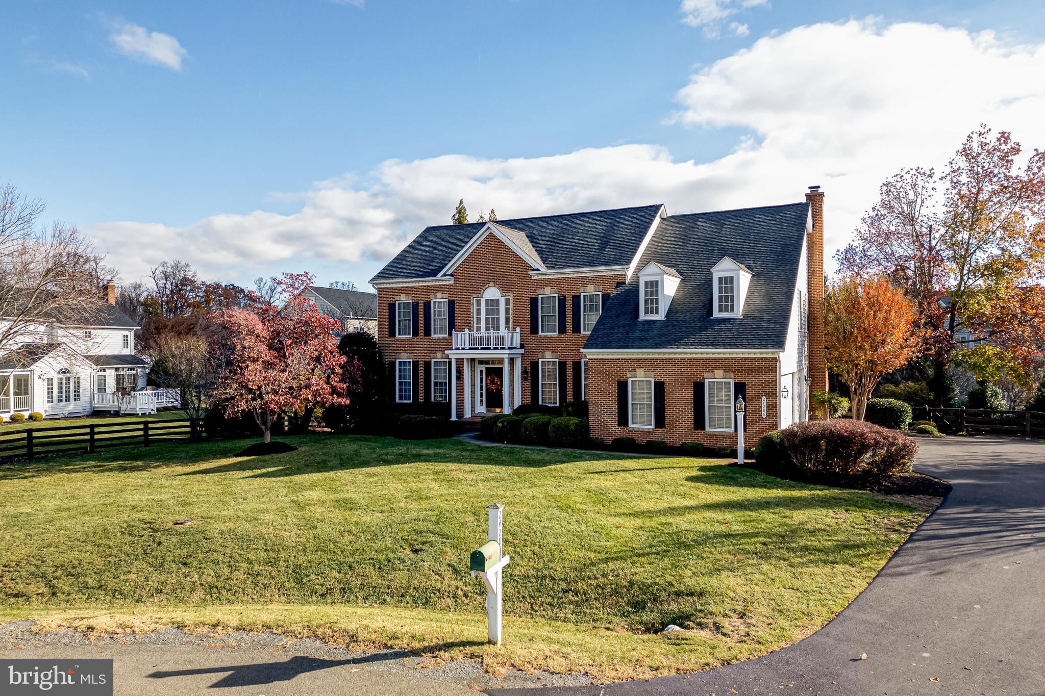 24286 Walnut Hill Pl