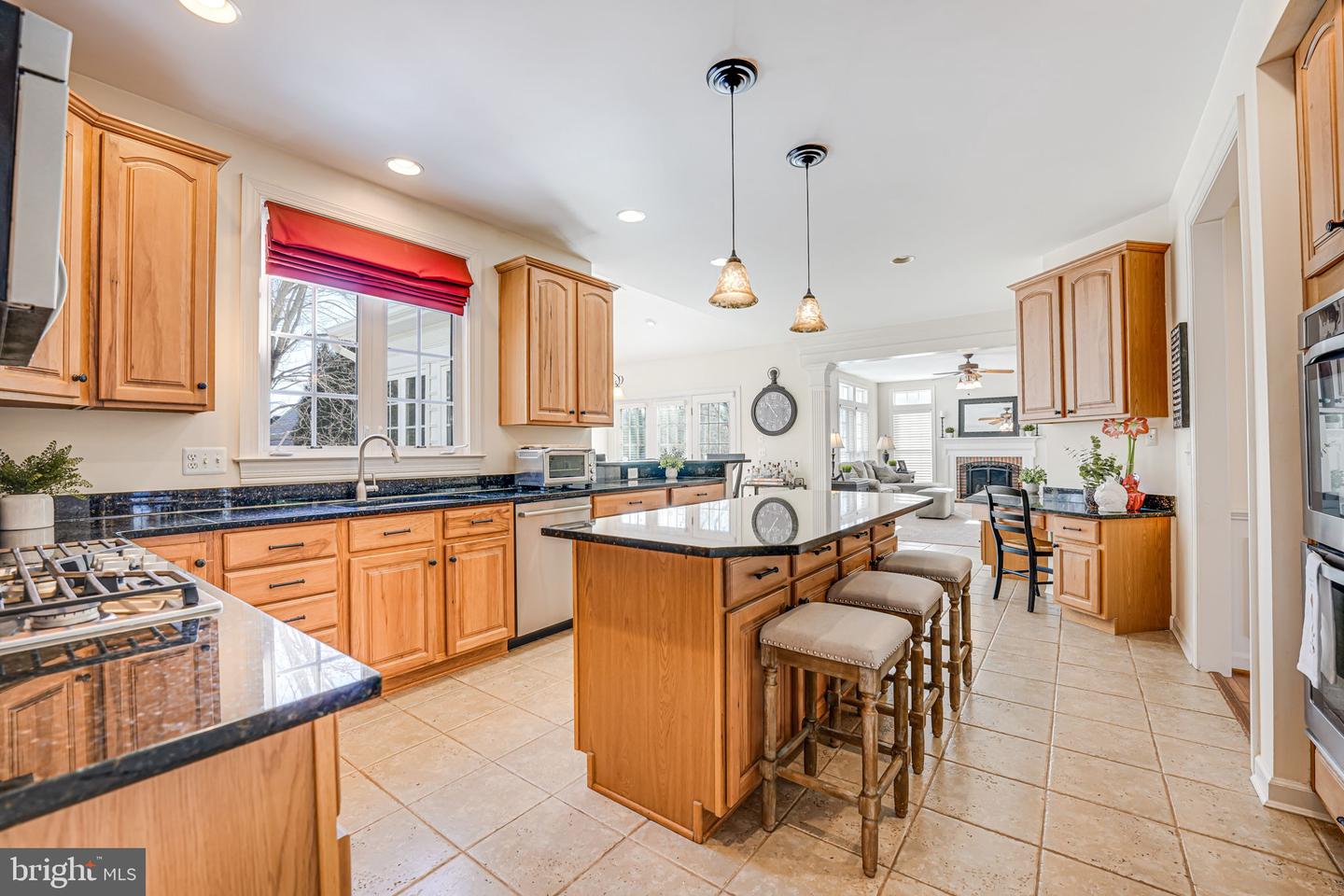 24286 Walnut Hill Pl