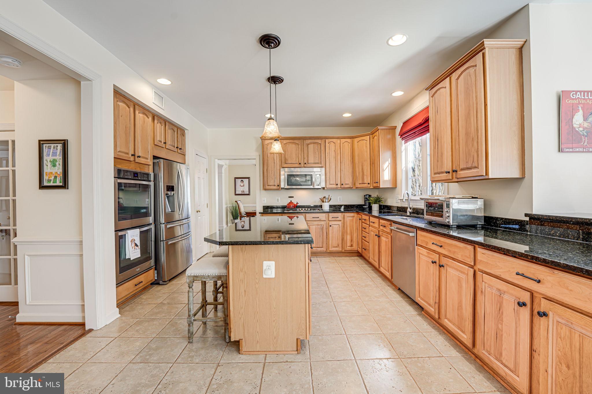 24286 Walnut Hill Pl