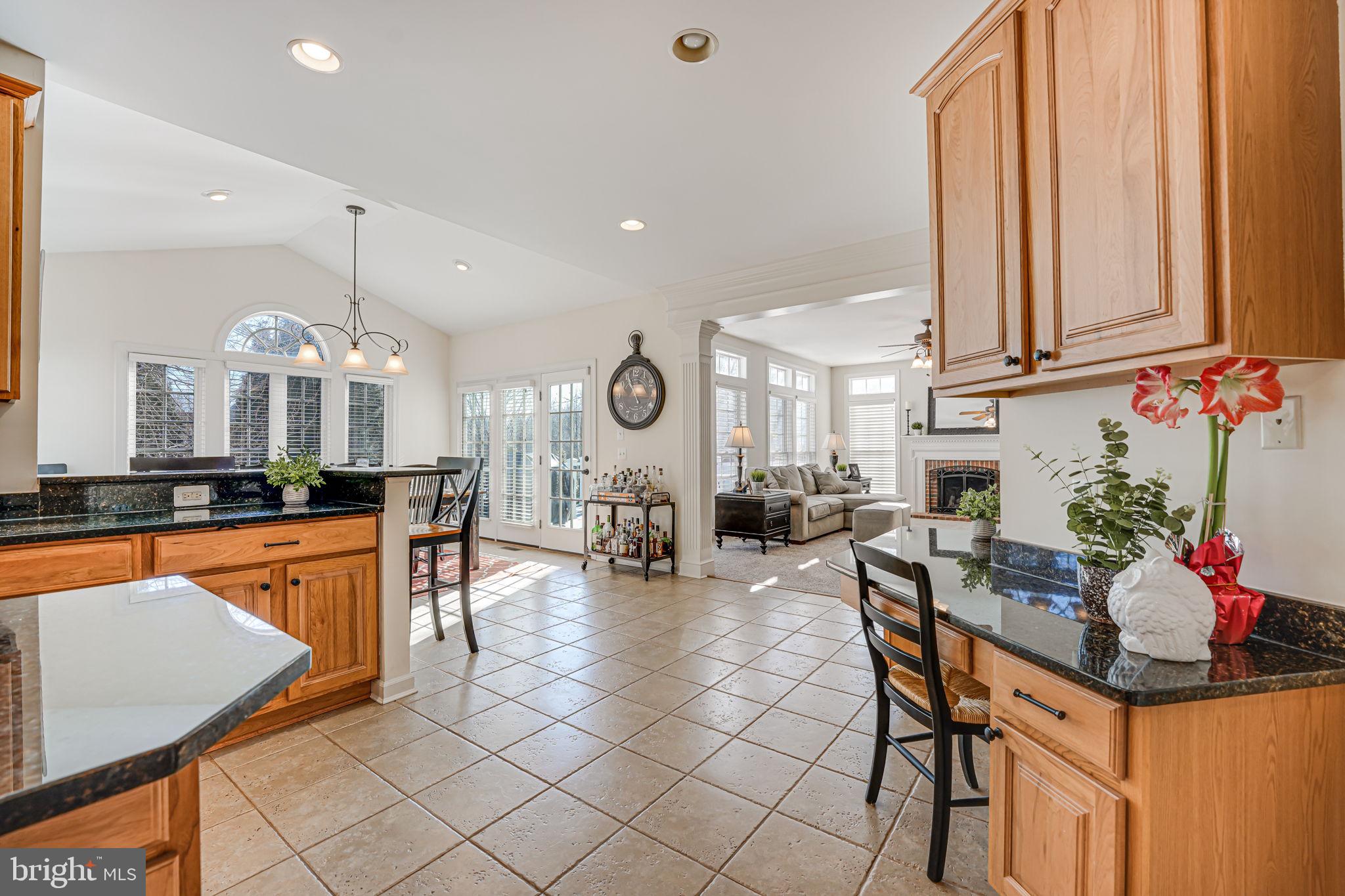 24286 Walnut Hill Pl