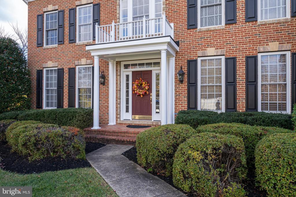 24286 Walnut Hill Pl