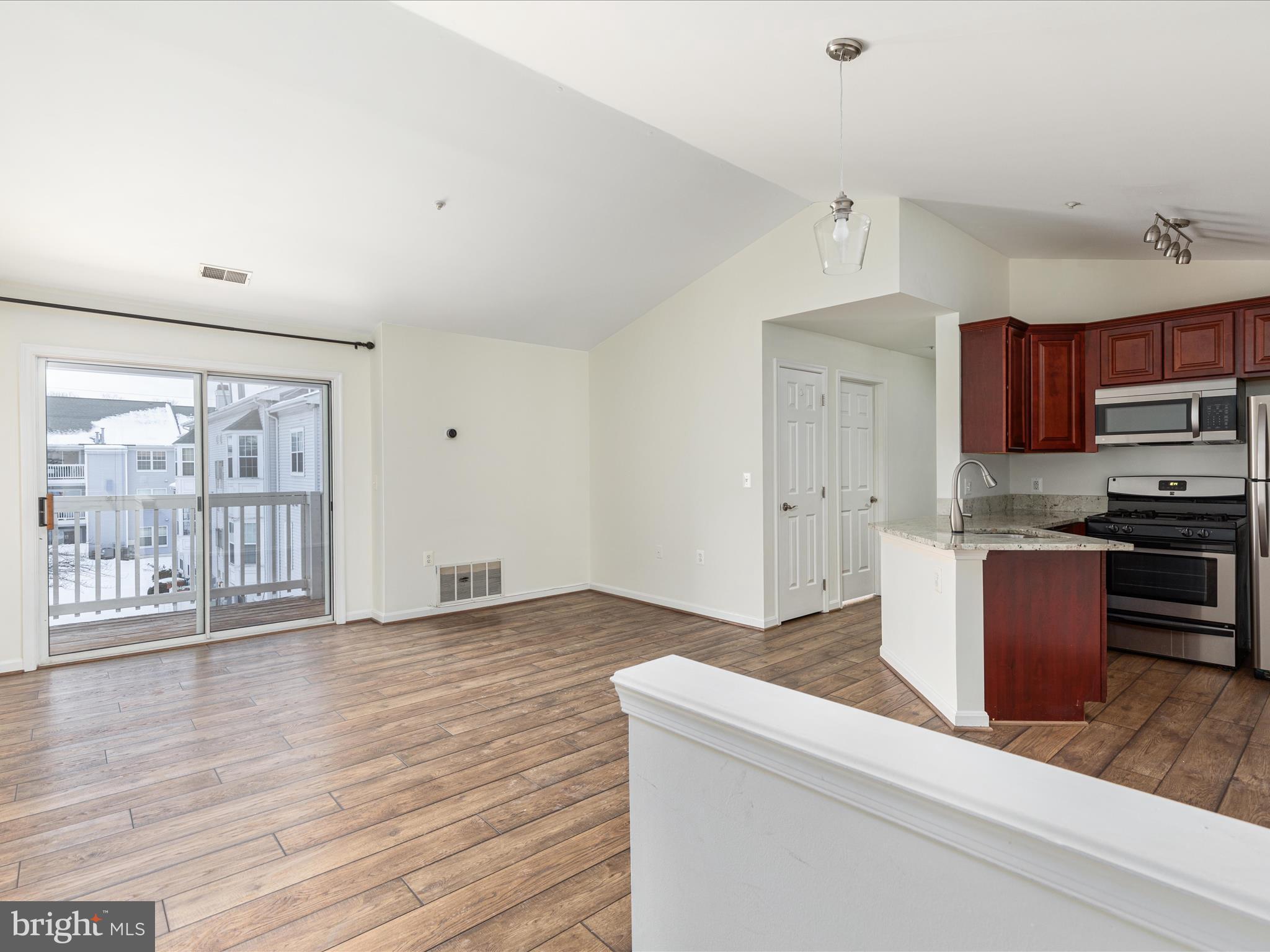 623 Constellation Sq SE #L