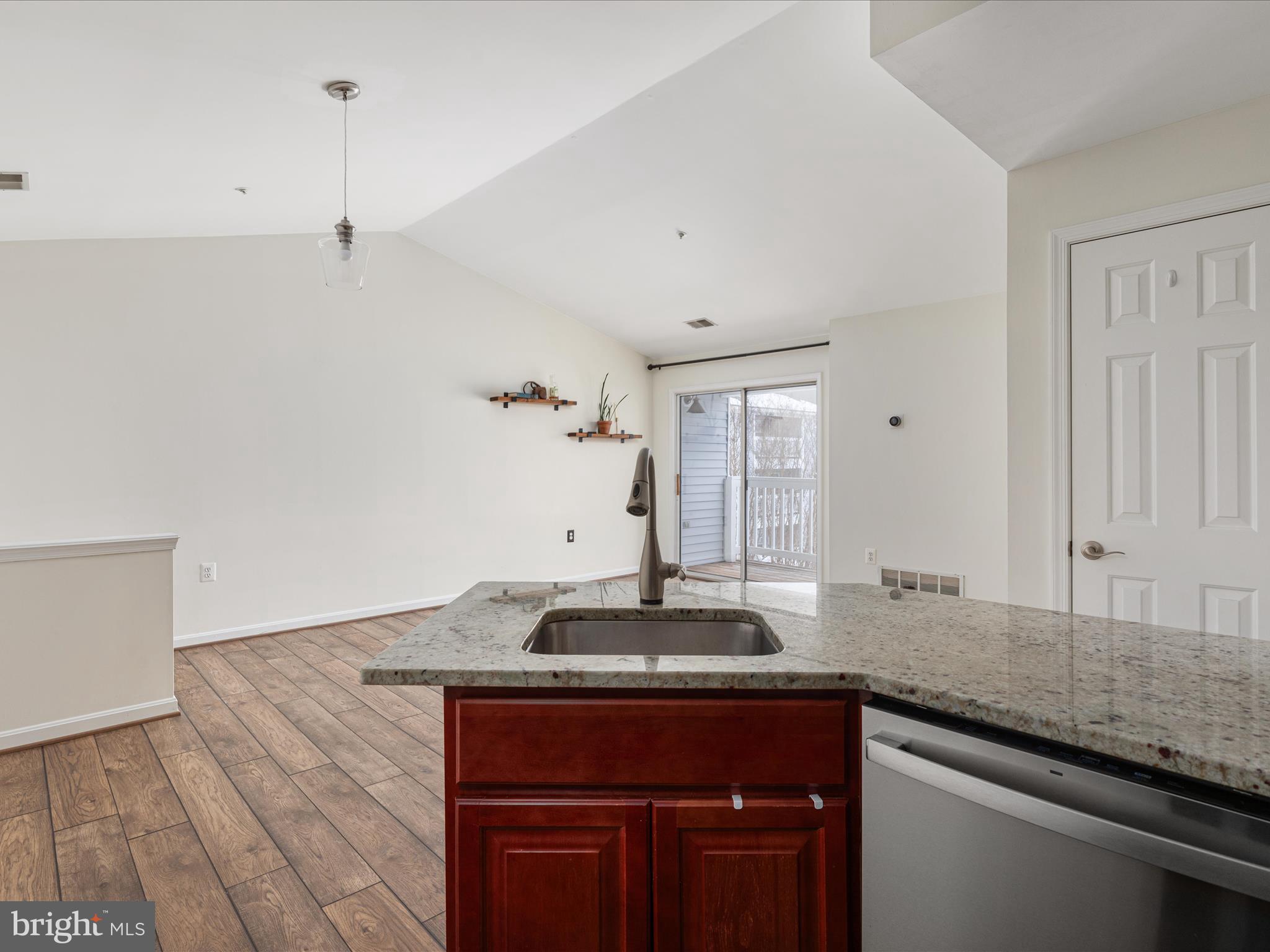 623 Constellation Sq SE #L