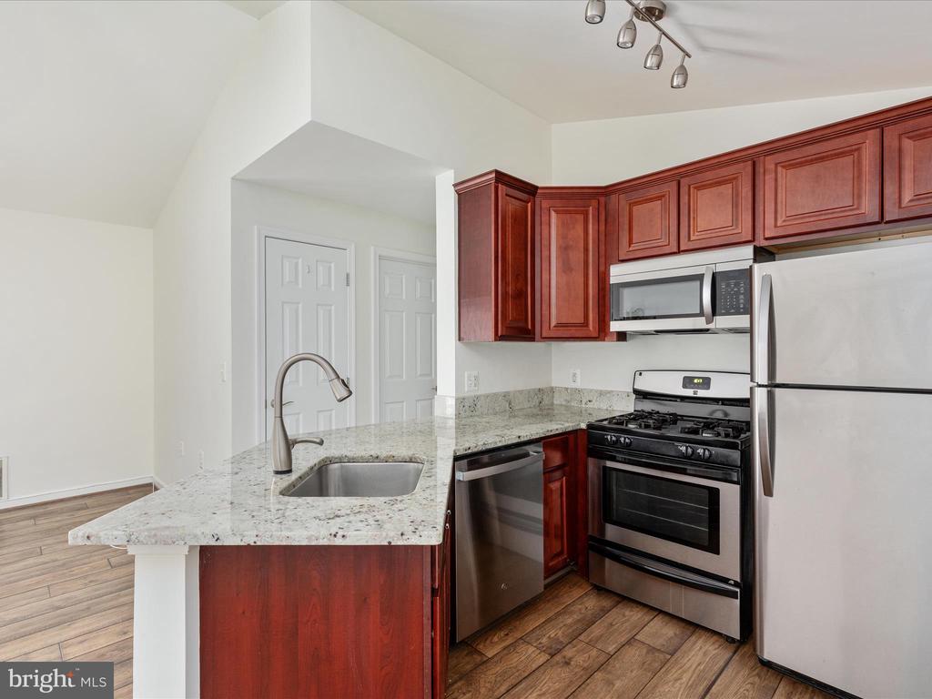 623 Constellation Sq SE #L