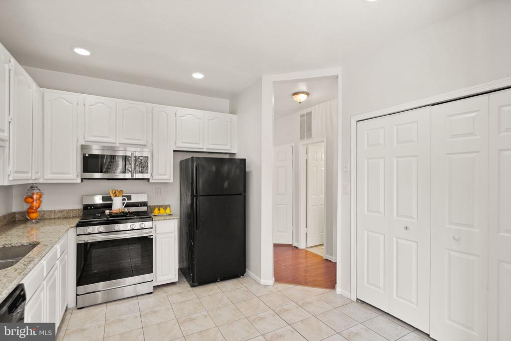 47621 COMER SQ