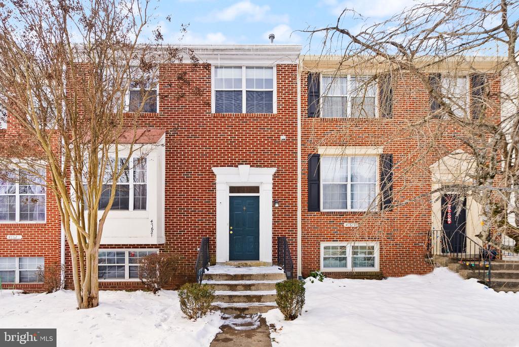 47621 COMER SQ