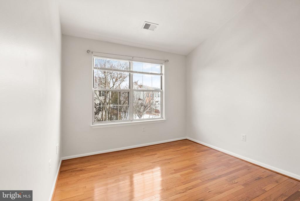 47621 COMER SQ