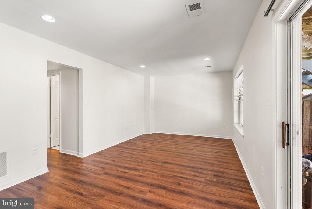 47621 COMER SQ