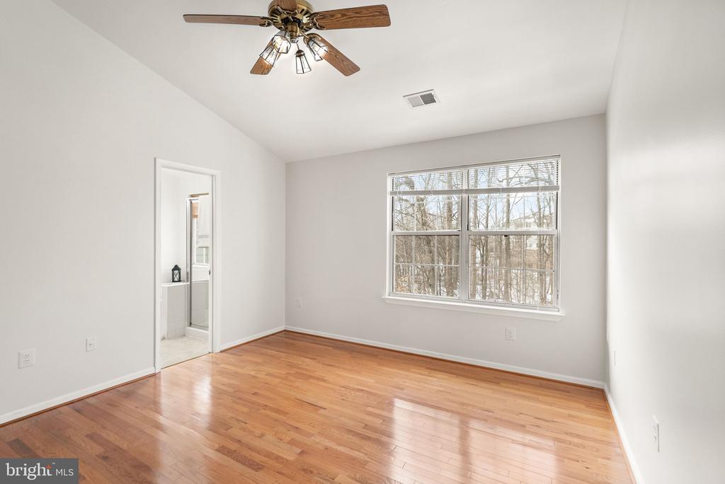 47621 COMER SQ
