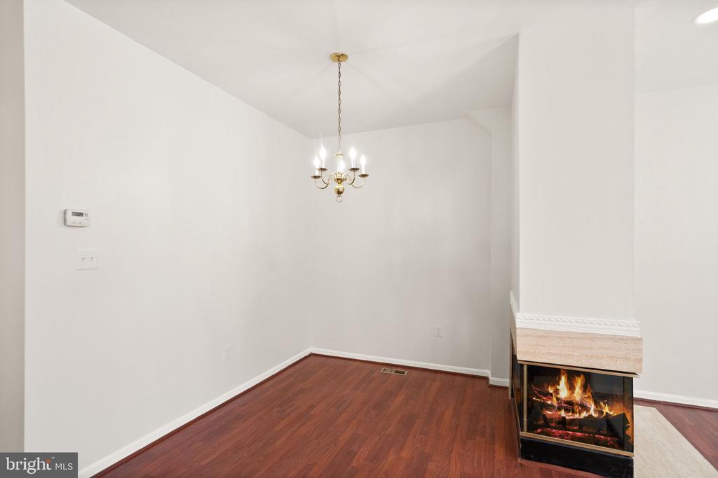 47621 COMER SQ