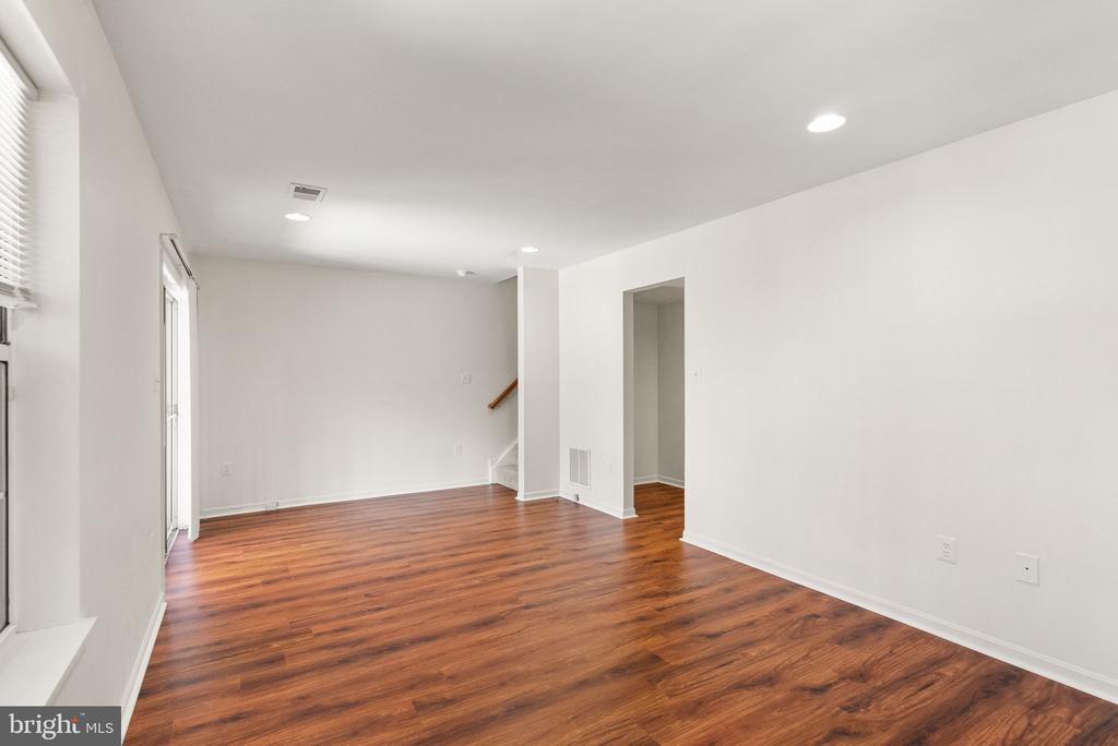 47621 COMER SQ
