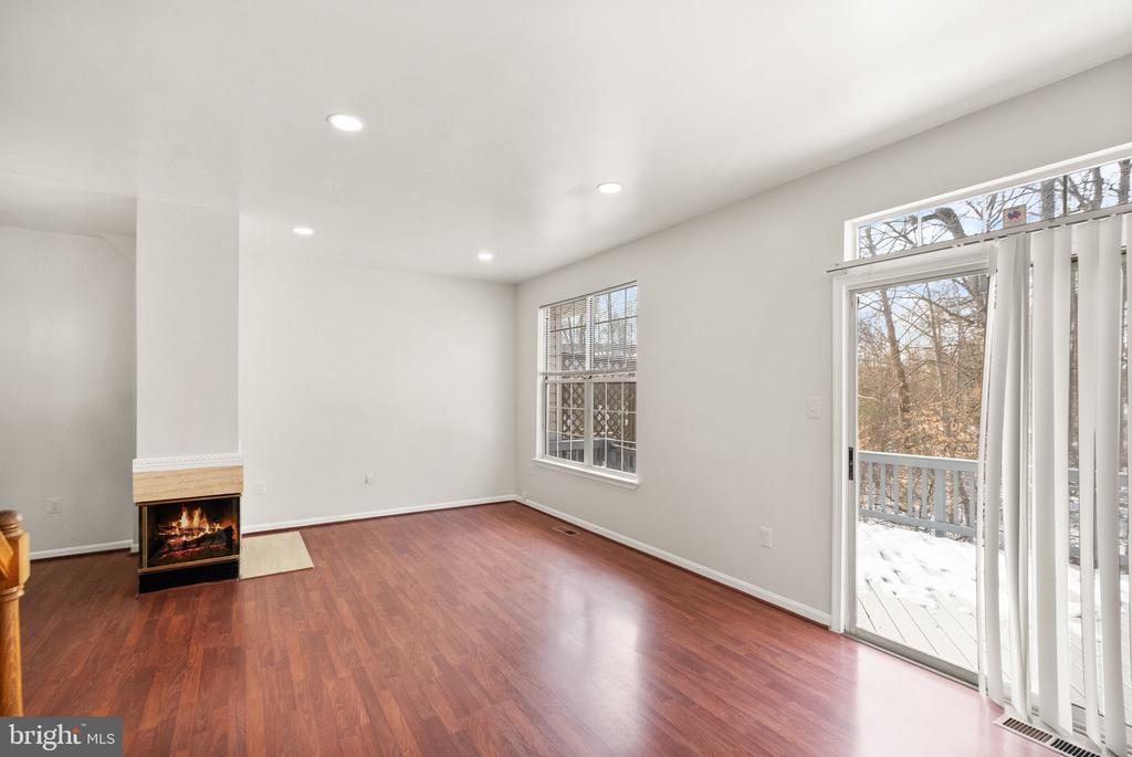 47621 COMER SQ