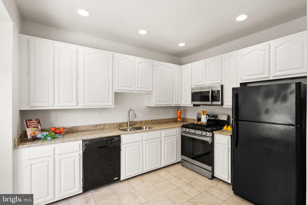 47621 COMER SQ