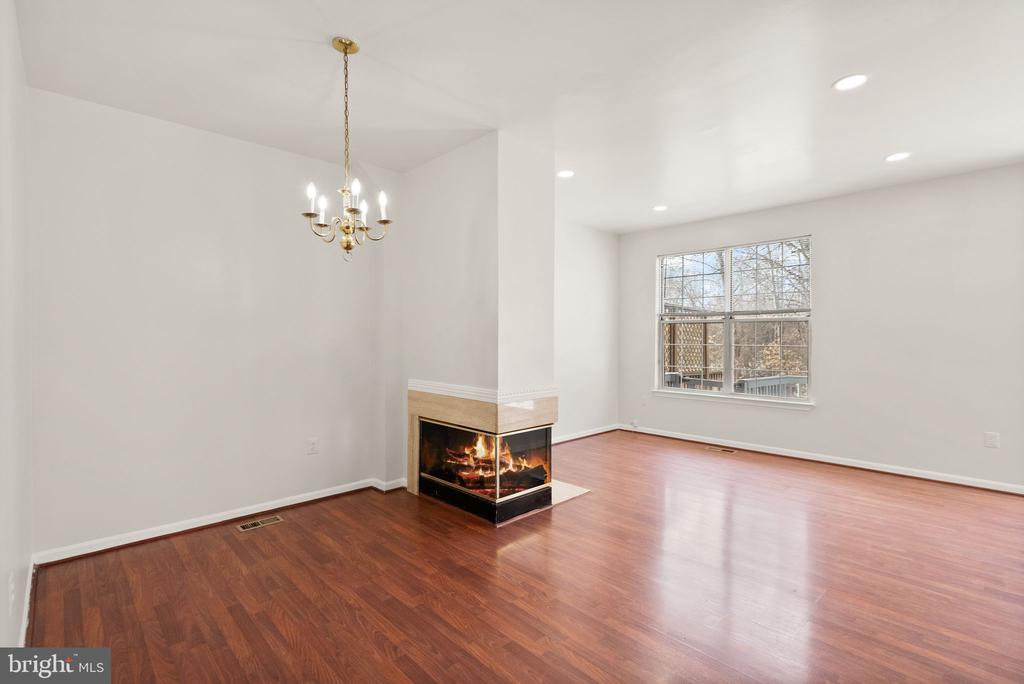 47621 COMER SQ