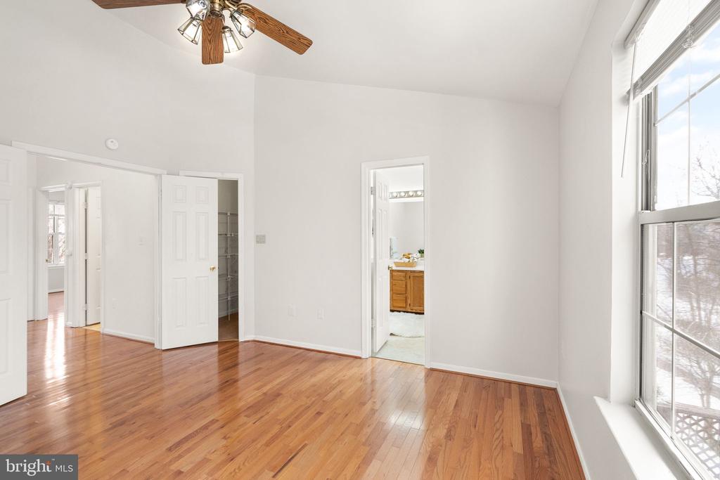 47621 COMER SQ