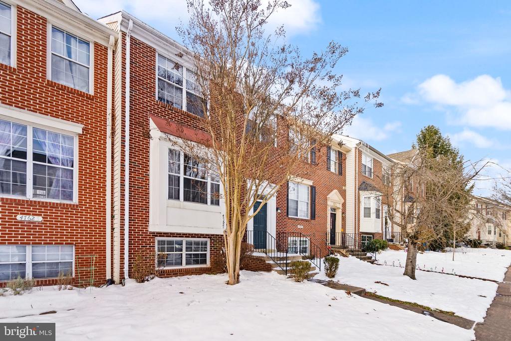 47621 COMER SQ