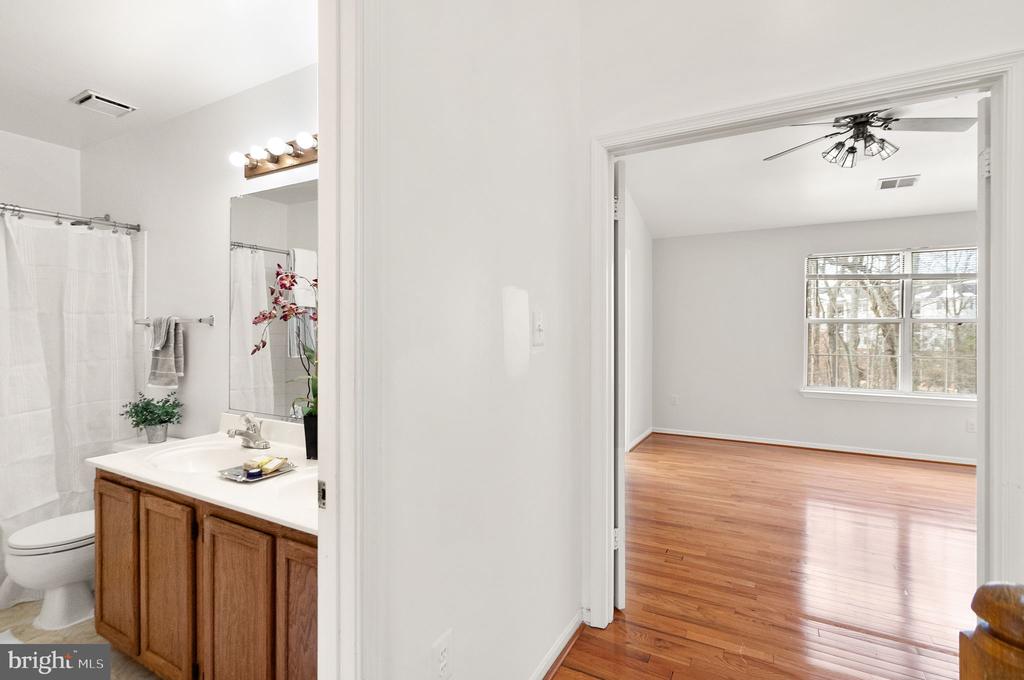 47621 COMER SQ