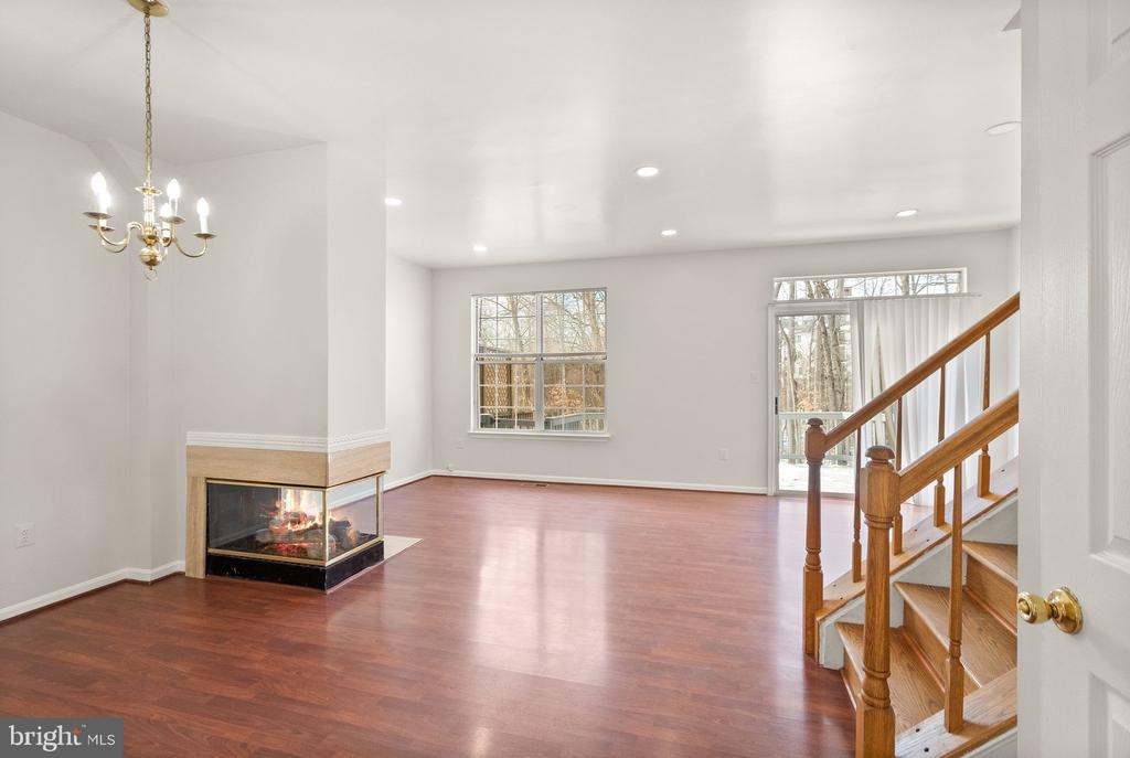 47621 COMER SQ