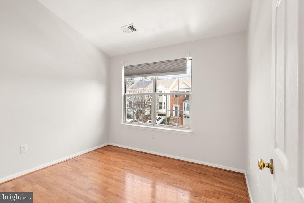 47621 COMER SQ