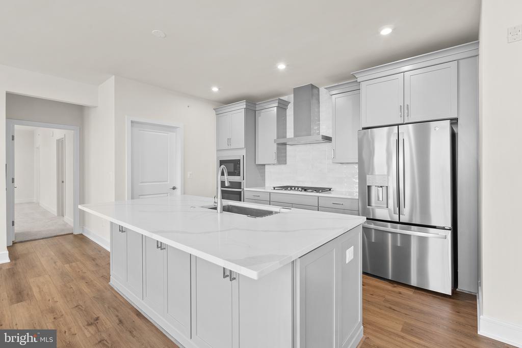 23679 Bolton Crescent Ter #12-402