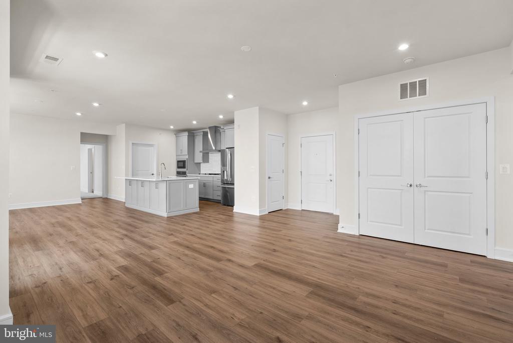 23679 Bolton Crescent Ter #12-402