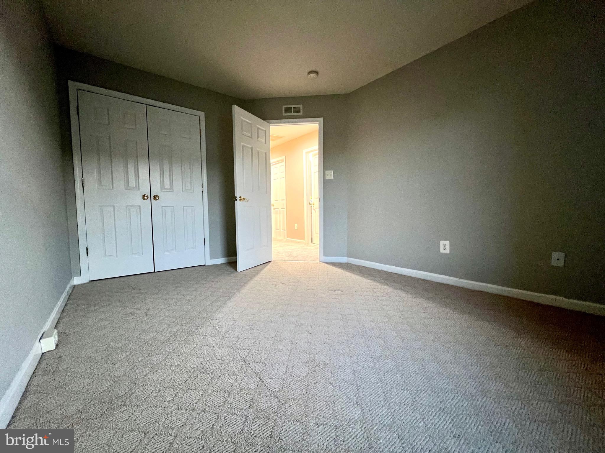21831 LADYSLIPPER SQ
