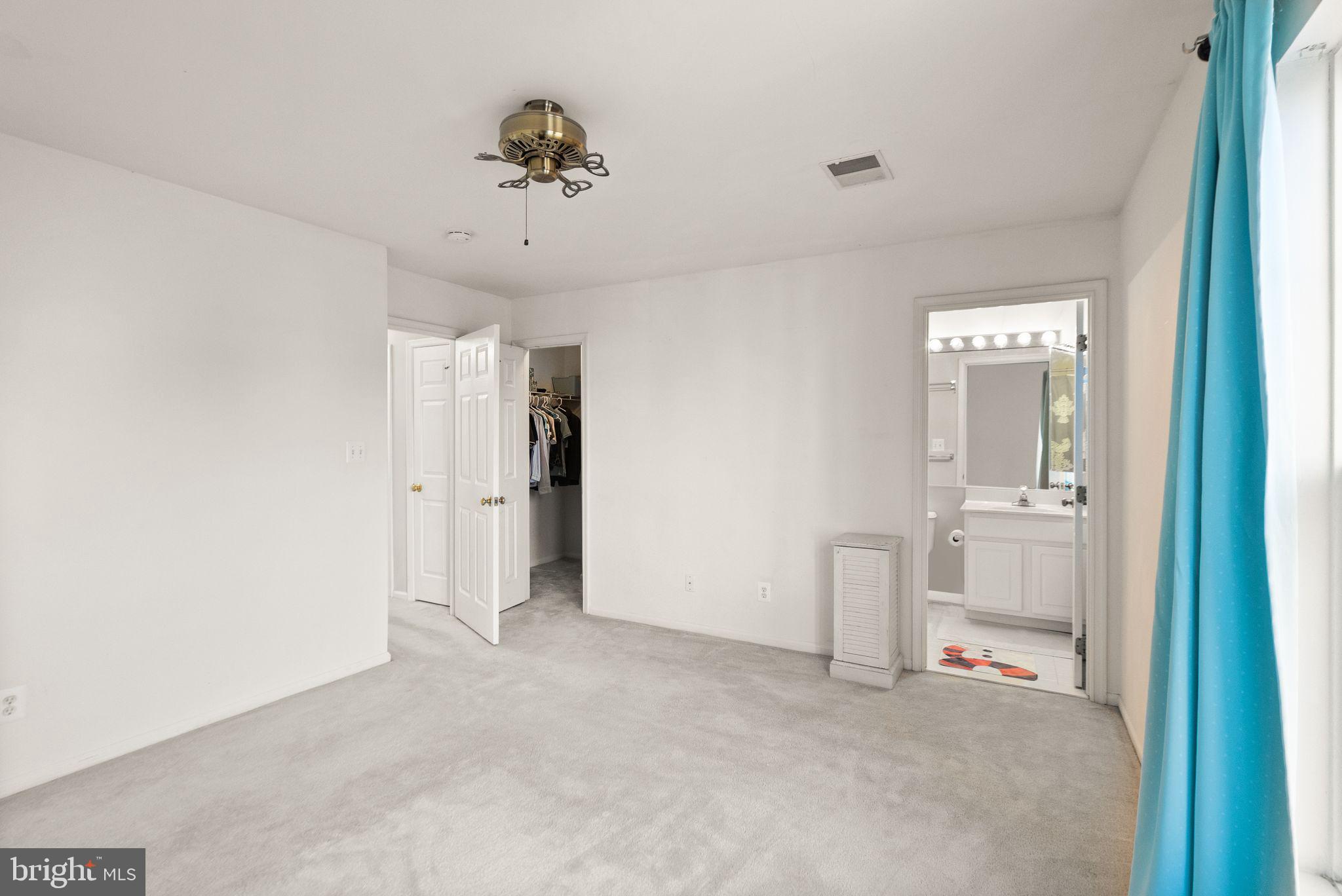 43126 Autumnwood Sq