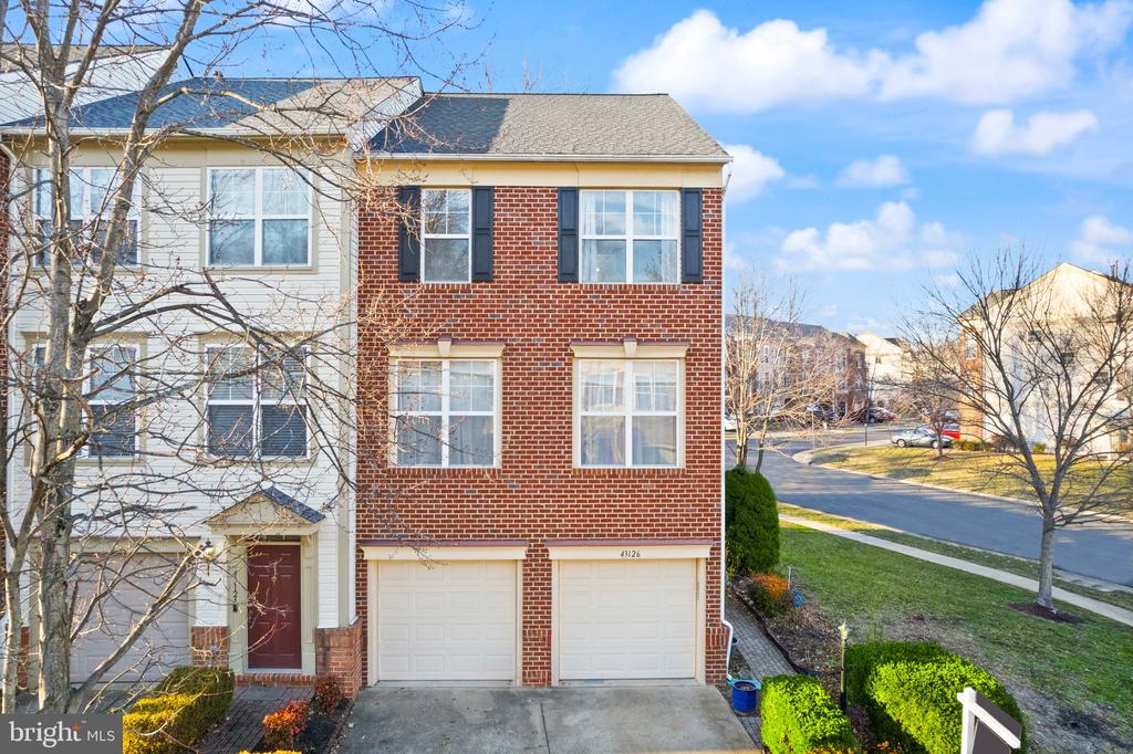 43126 Autumnwood Sq
