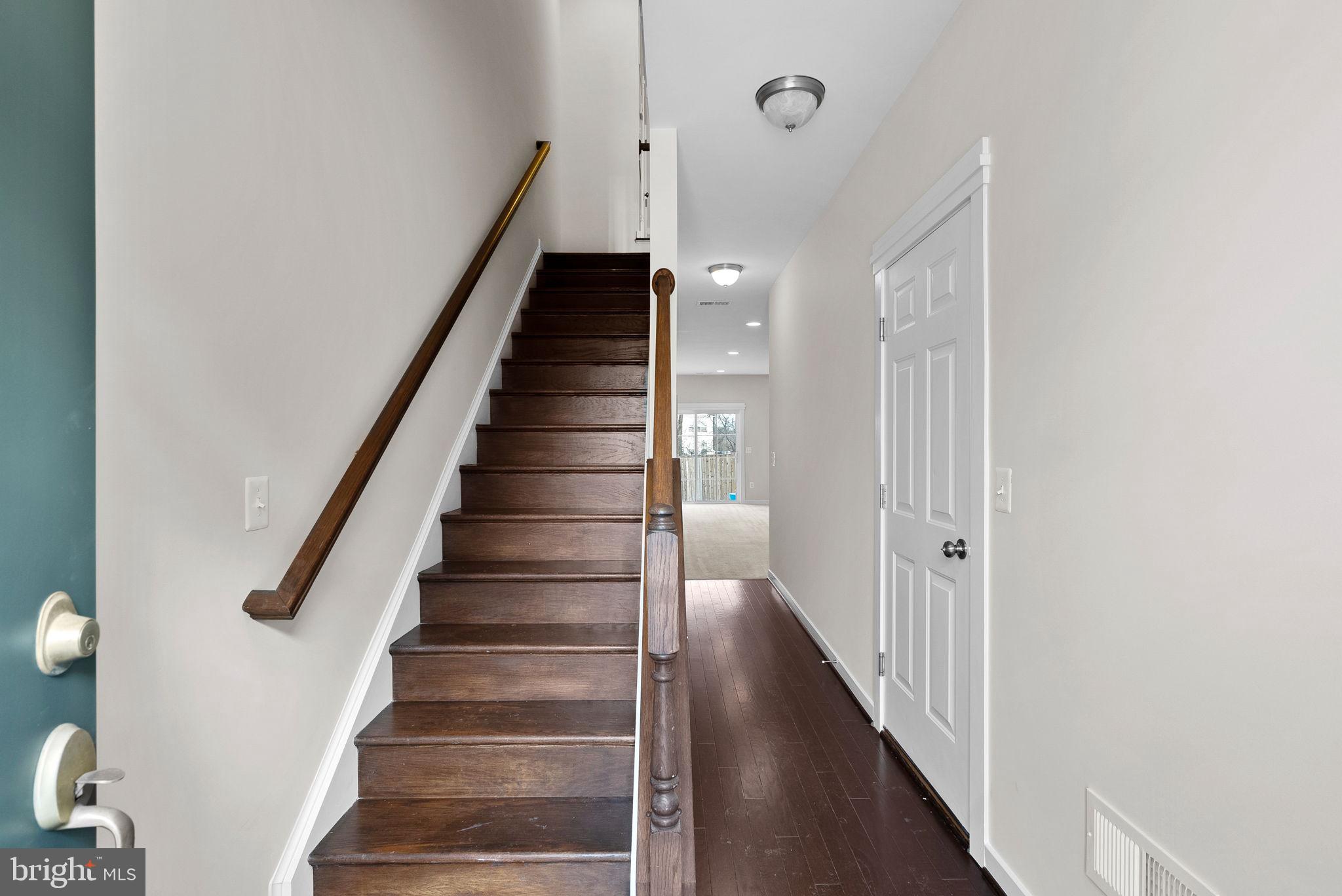 828 Savile Row Ter