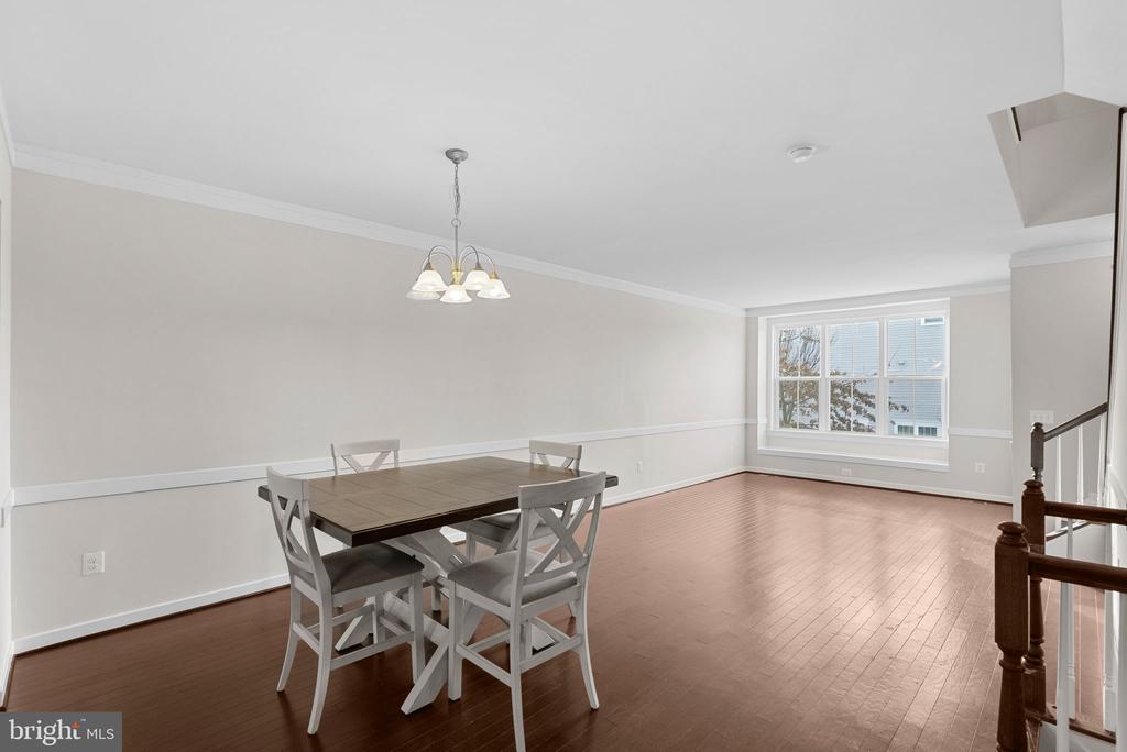 828 Savile Row Ter
