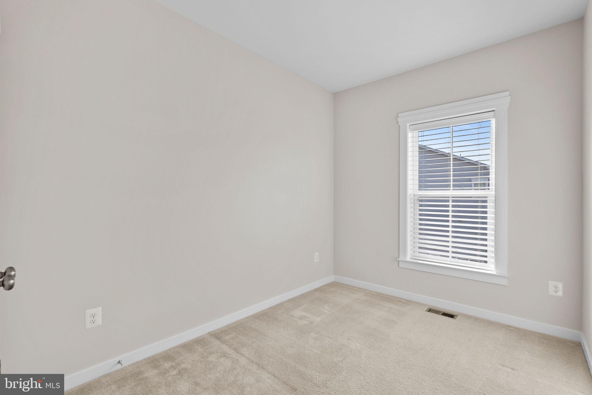 828 Savile Row Ter