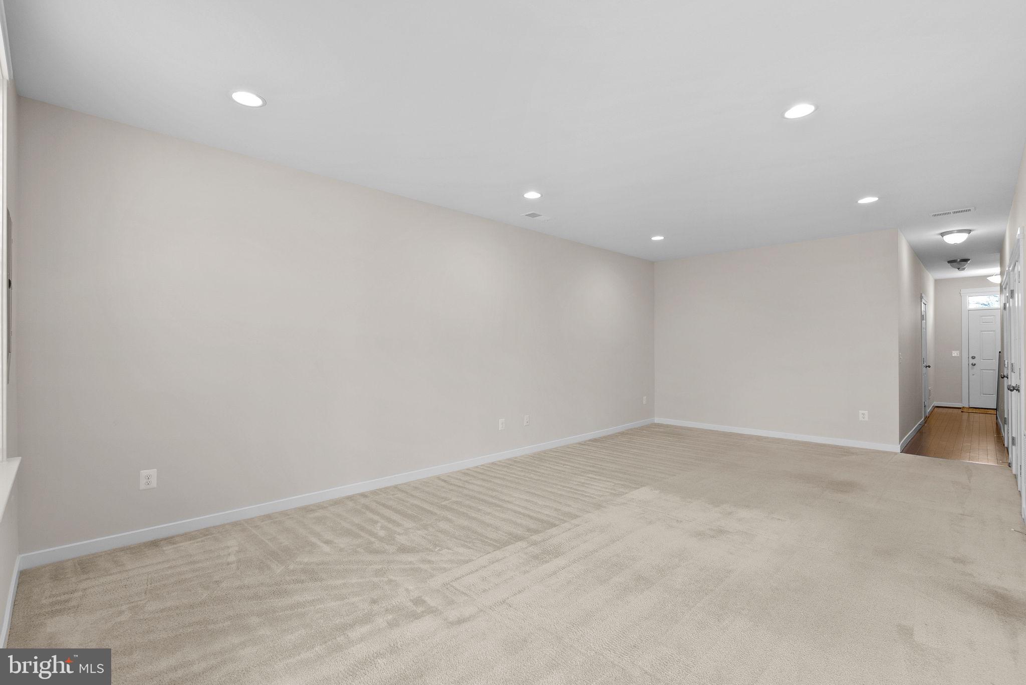 828 Savile Row Ter