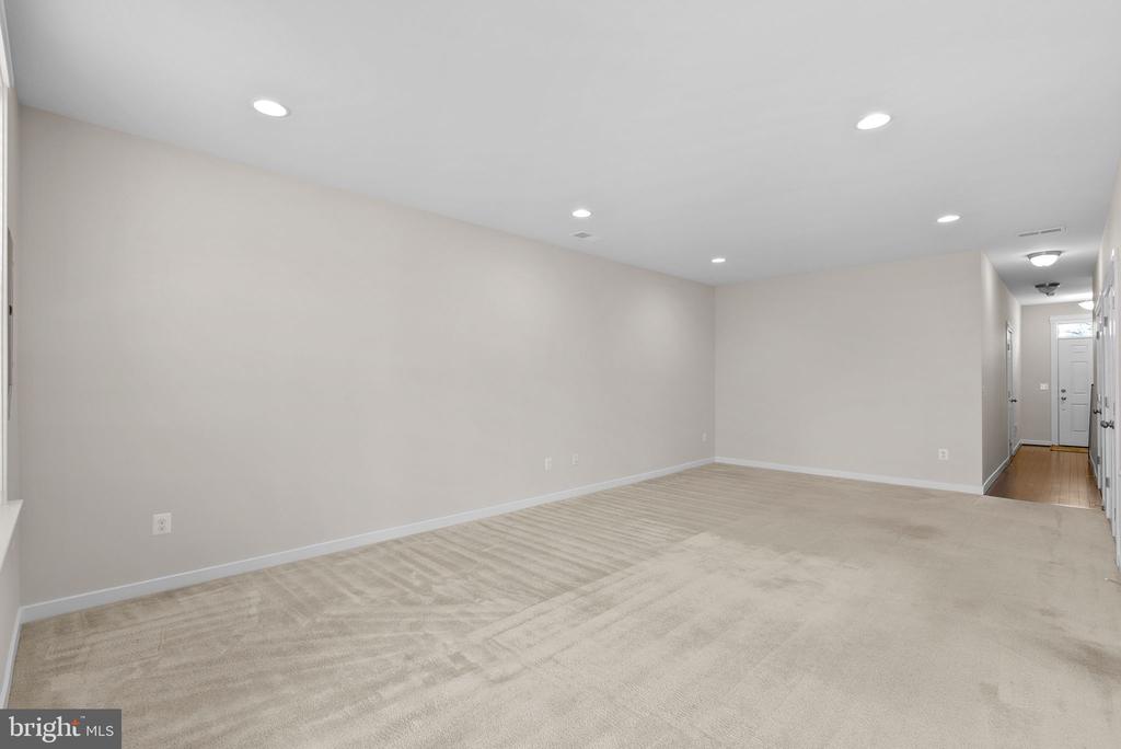 828 Savile Row Ter