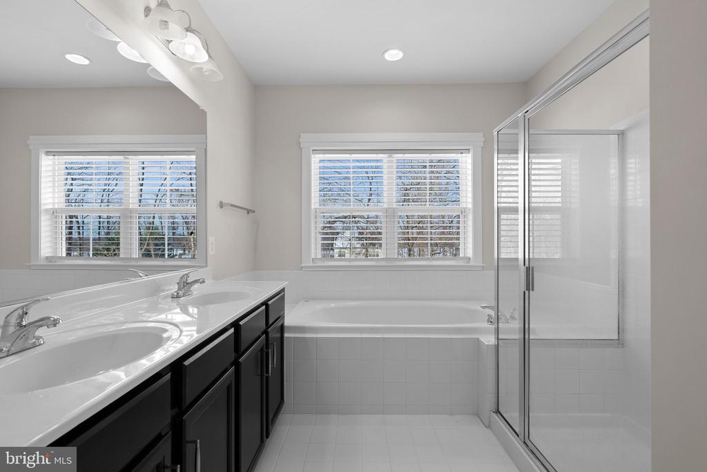 828 Savile Row Ter