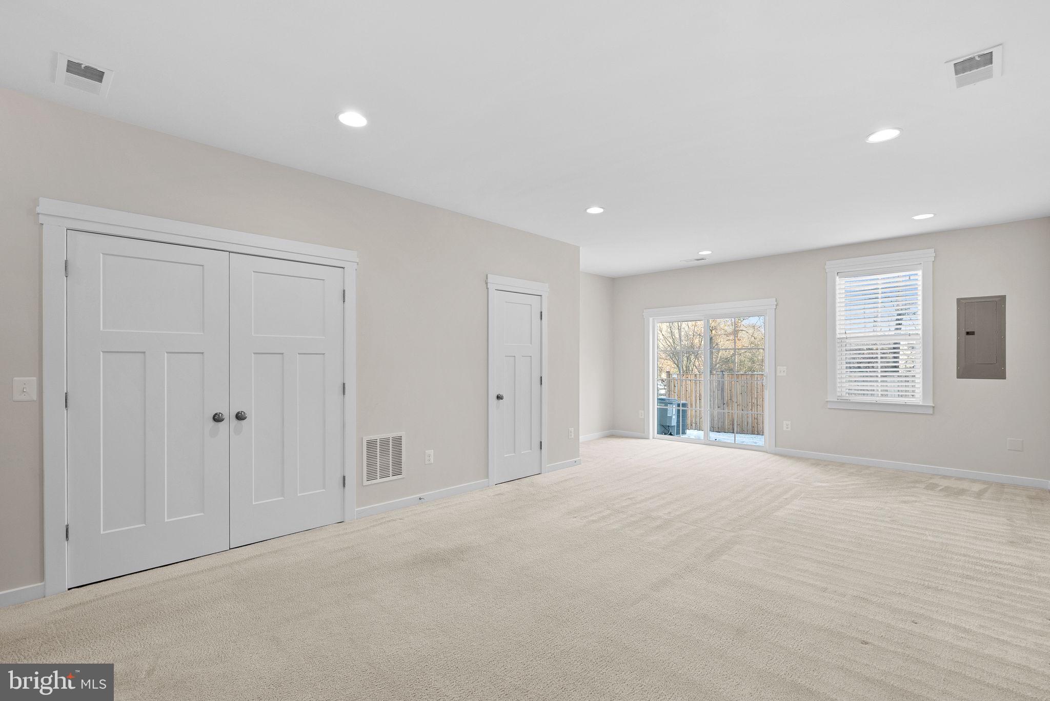 828 Savile Row Ter