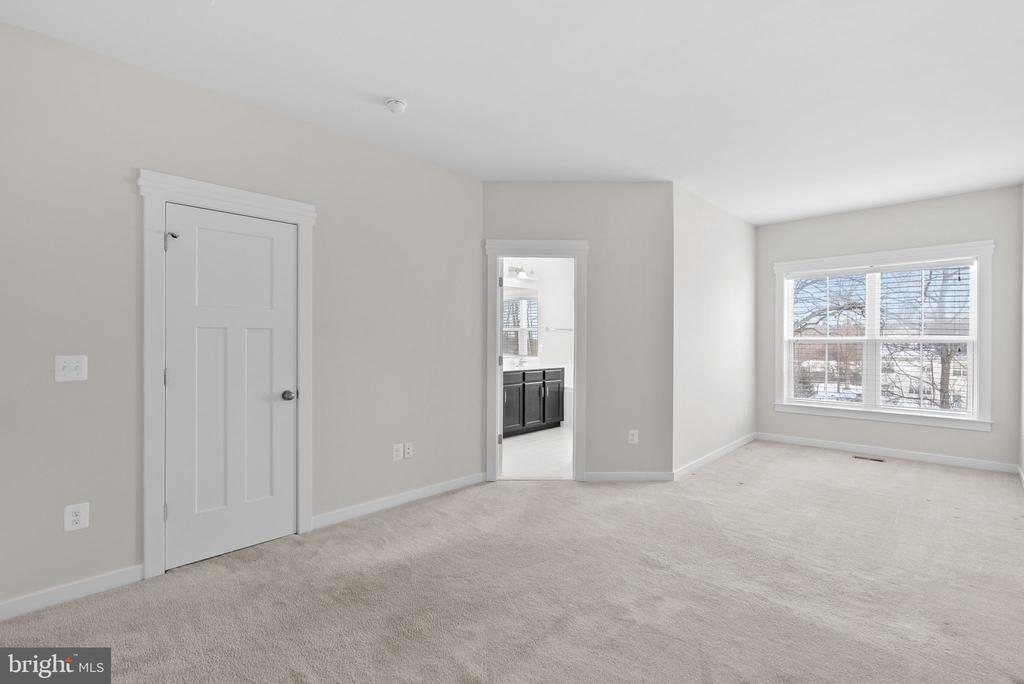 828 Savile Row Ter