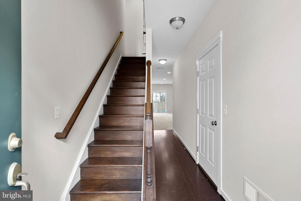 828 Savile Row Ter