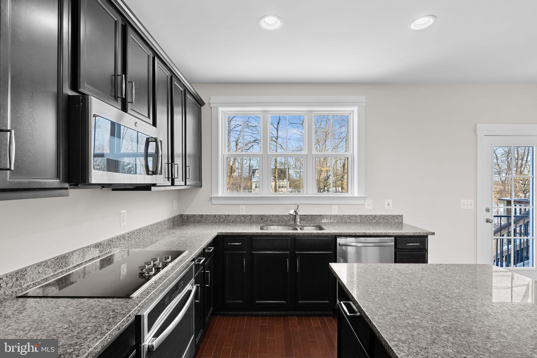 828 Savile Row Ter
