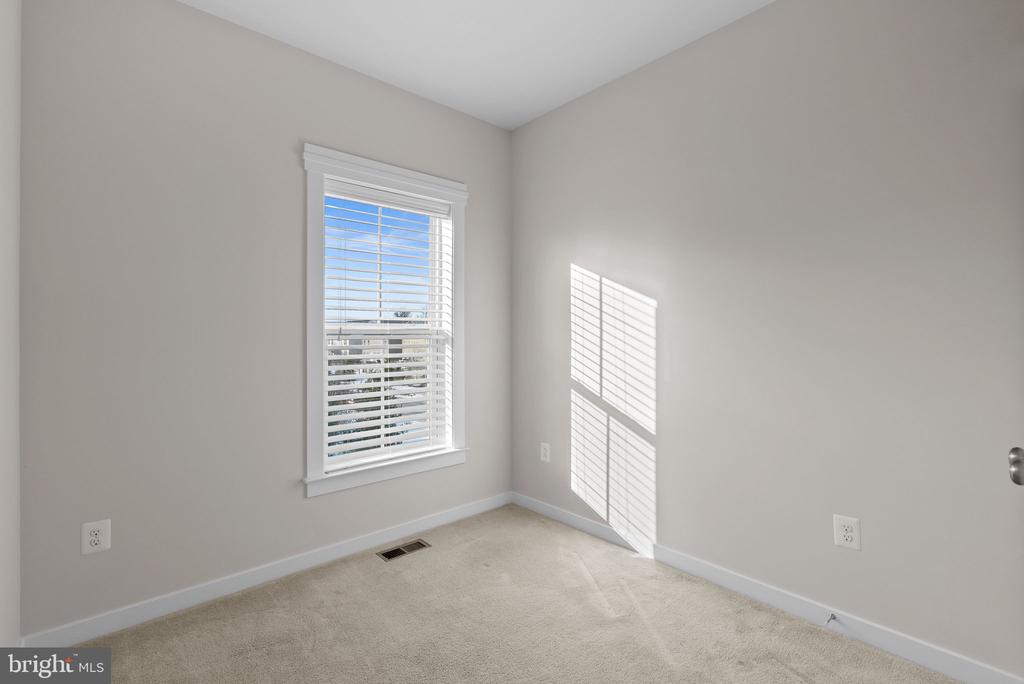 828 Savile Row Ter