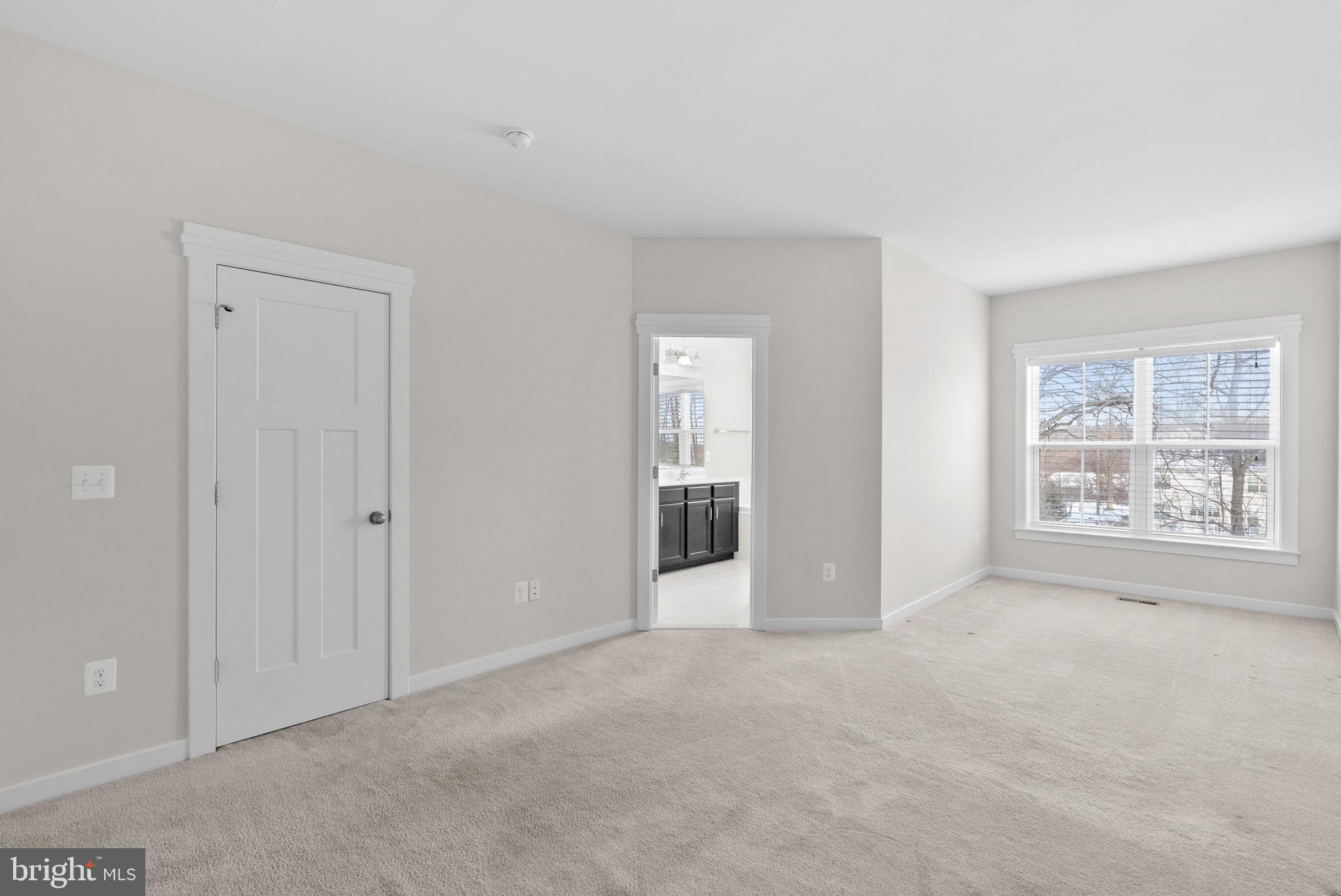 828 Savile Row Ter