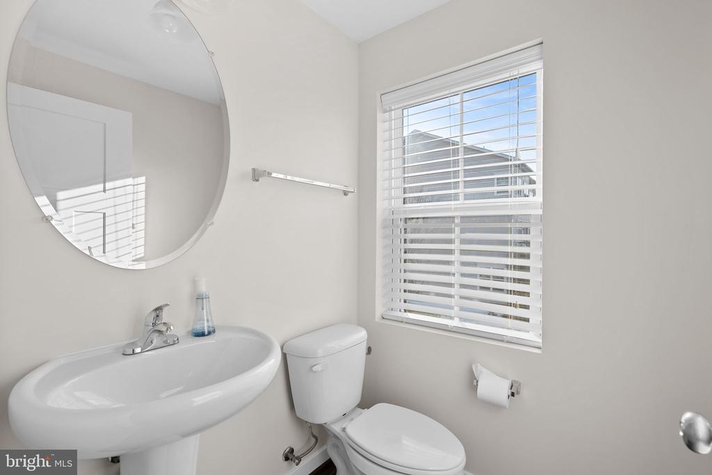 828 Savile Row Ter