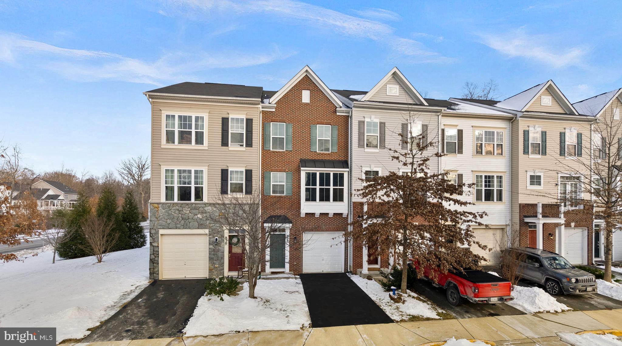 828 Savile Row Ter