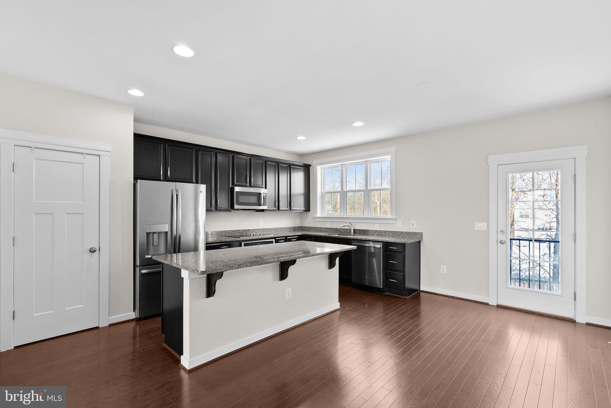 828 Savile Row Ter