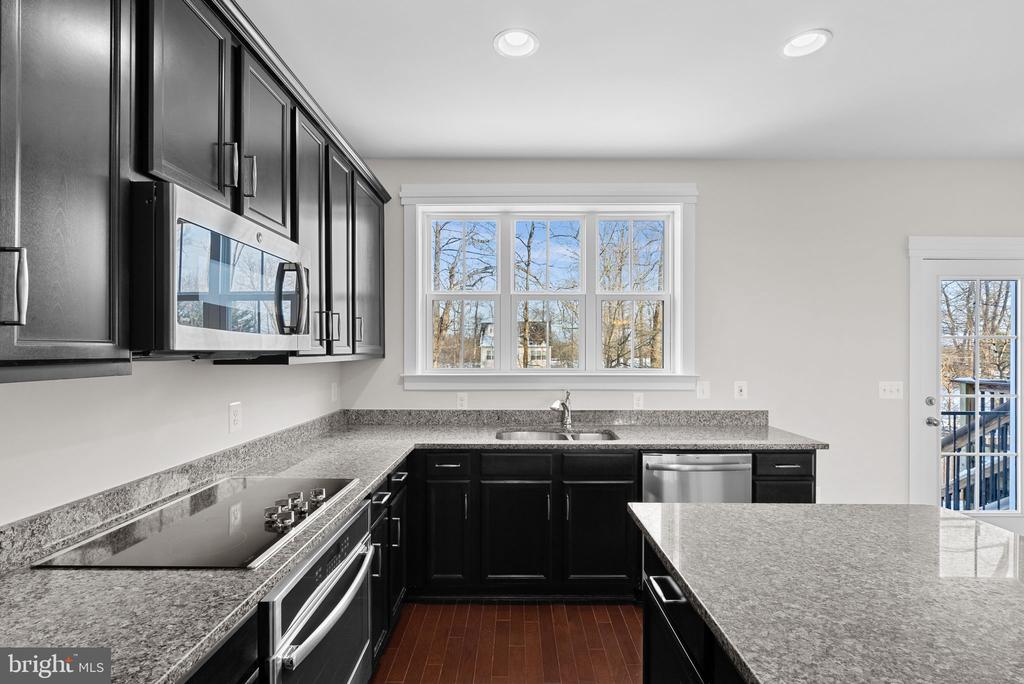 828 Savile Row Ter