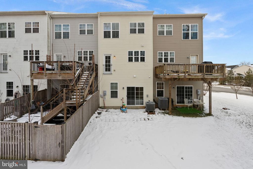 828 Savile Row Ter
