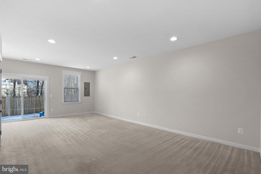 828 Savile Row Ter