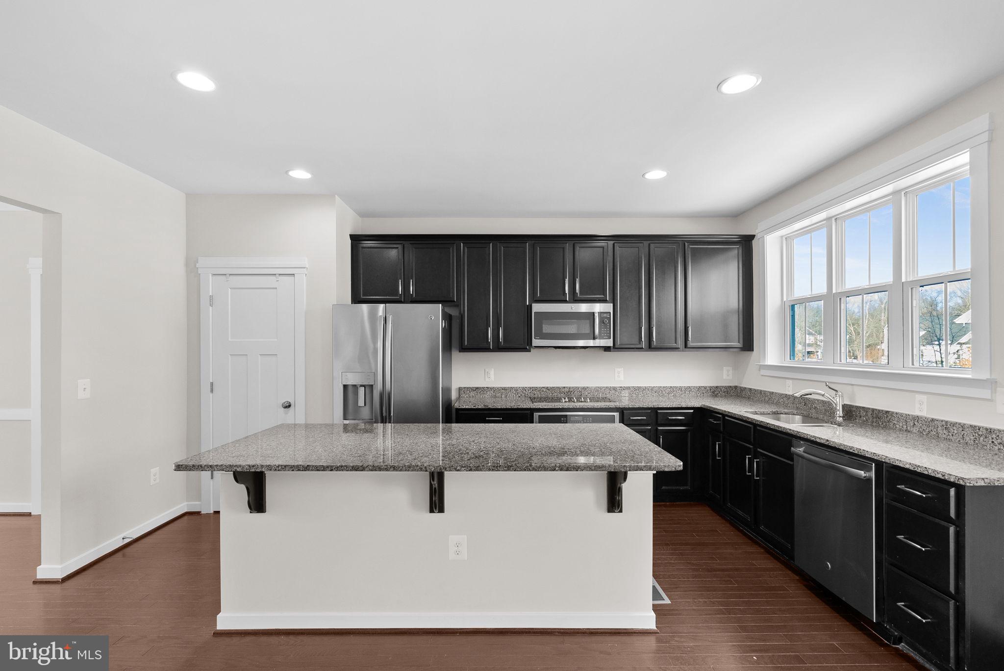 828 Savile Row Ter