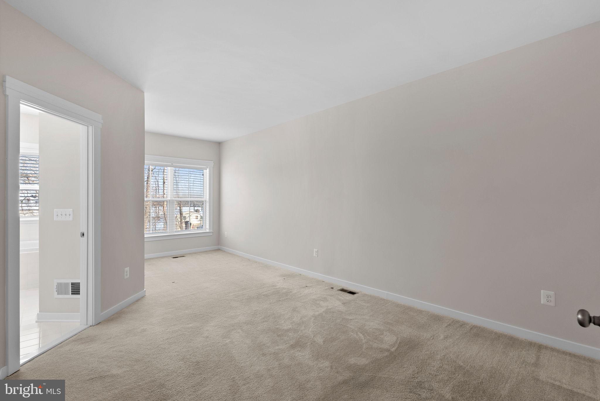 828 Savile Row Ter