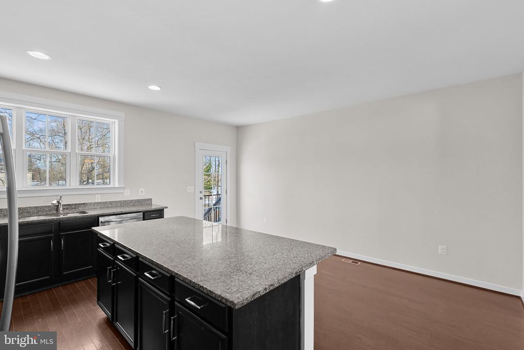 828 Savile Row Ter